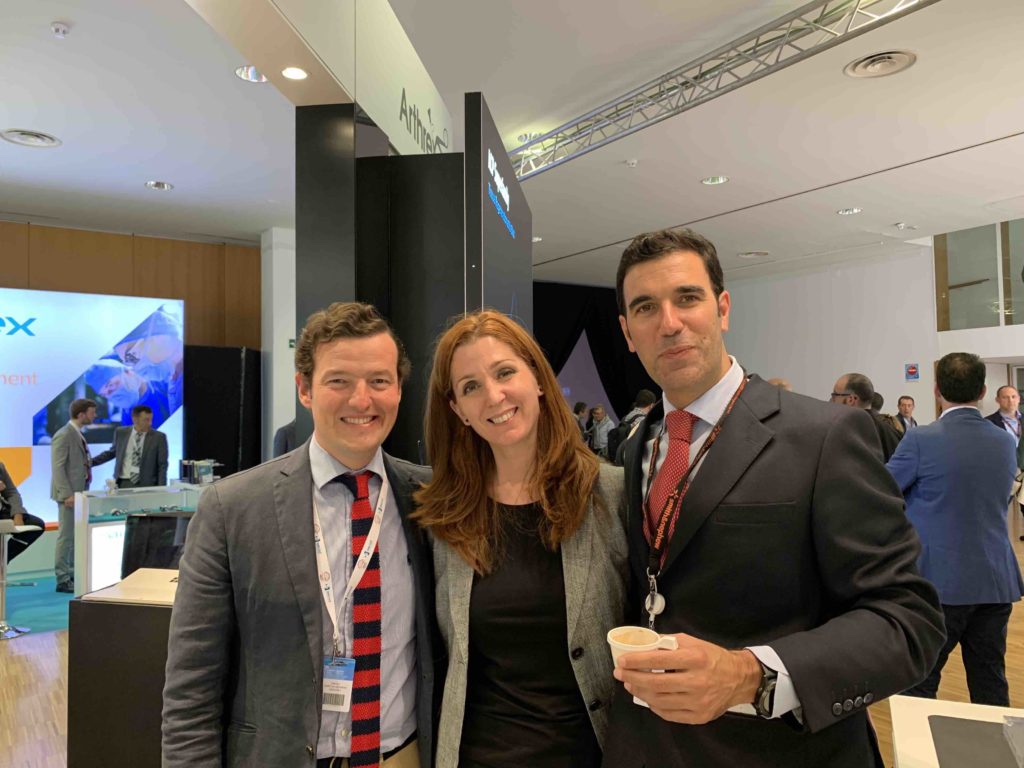 Drs German y Pedro Bernaldez con Esther Arthrex 7º Congreso AEA-SEROD Santander Mayo 2019