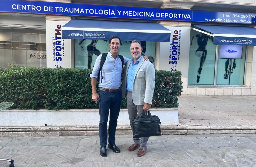Drs Badia y Bernaldez en SportMe XII Jornadas Quirúrgicas SportMe Medical Center Sevilla.jpeg