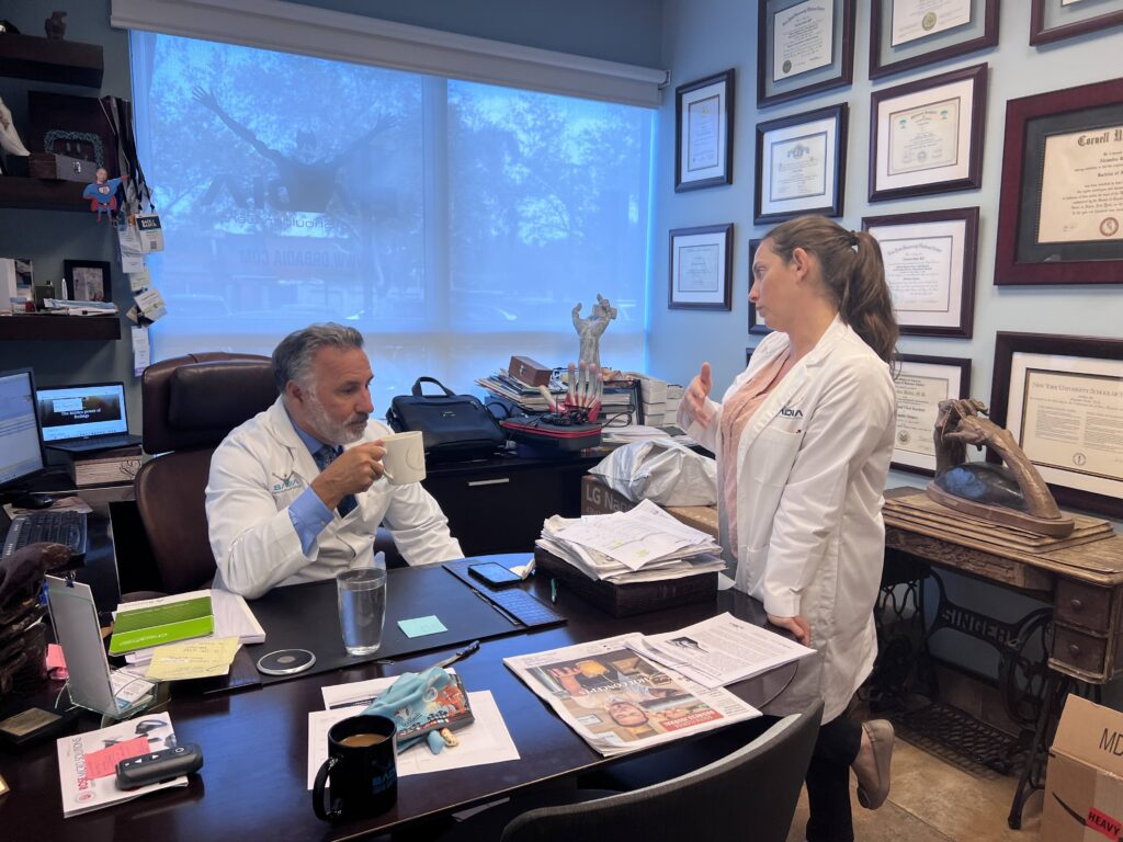 OrthoNow Katty PA con el Dr Alejandro Badia Miami Florida
